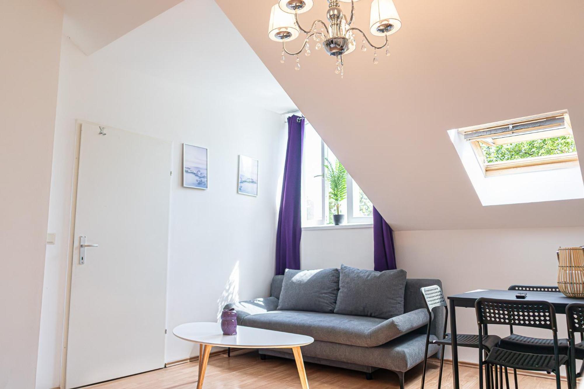 Appartement Spacious 2br Great Location - Near Schoenbrunn Wenen