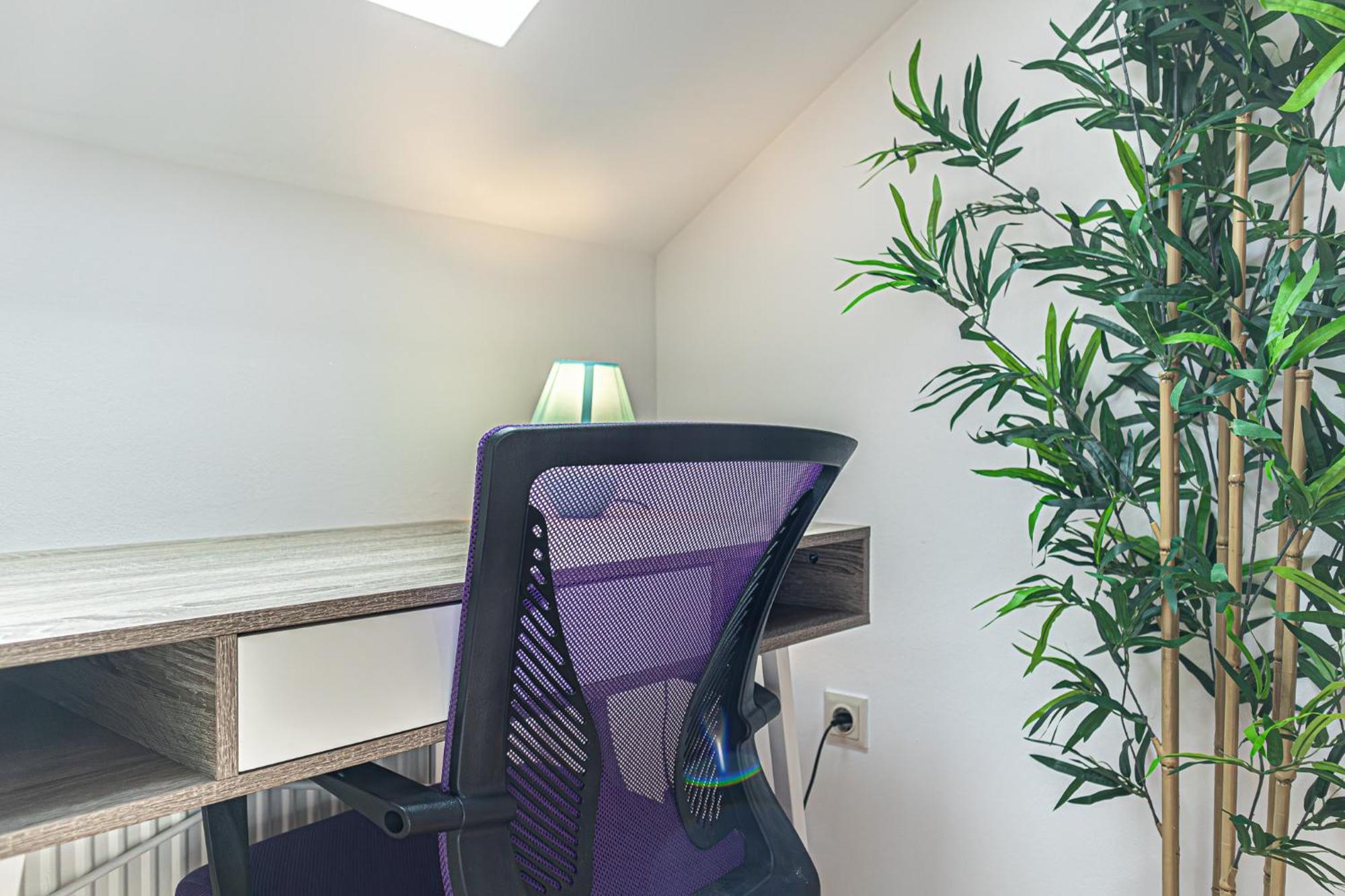 Spacious 2br Great Location - Near Schoenbrunn Appartement Wenen